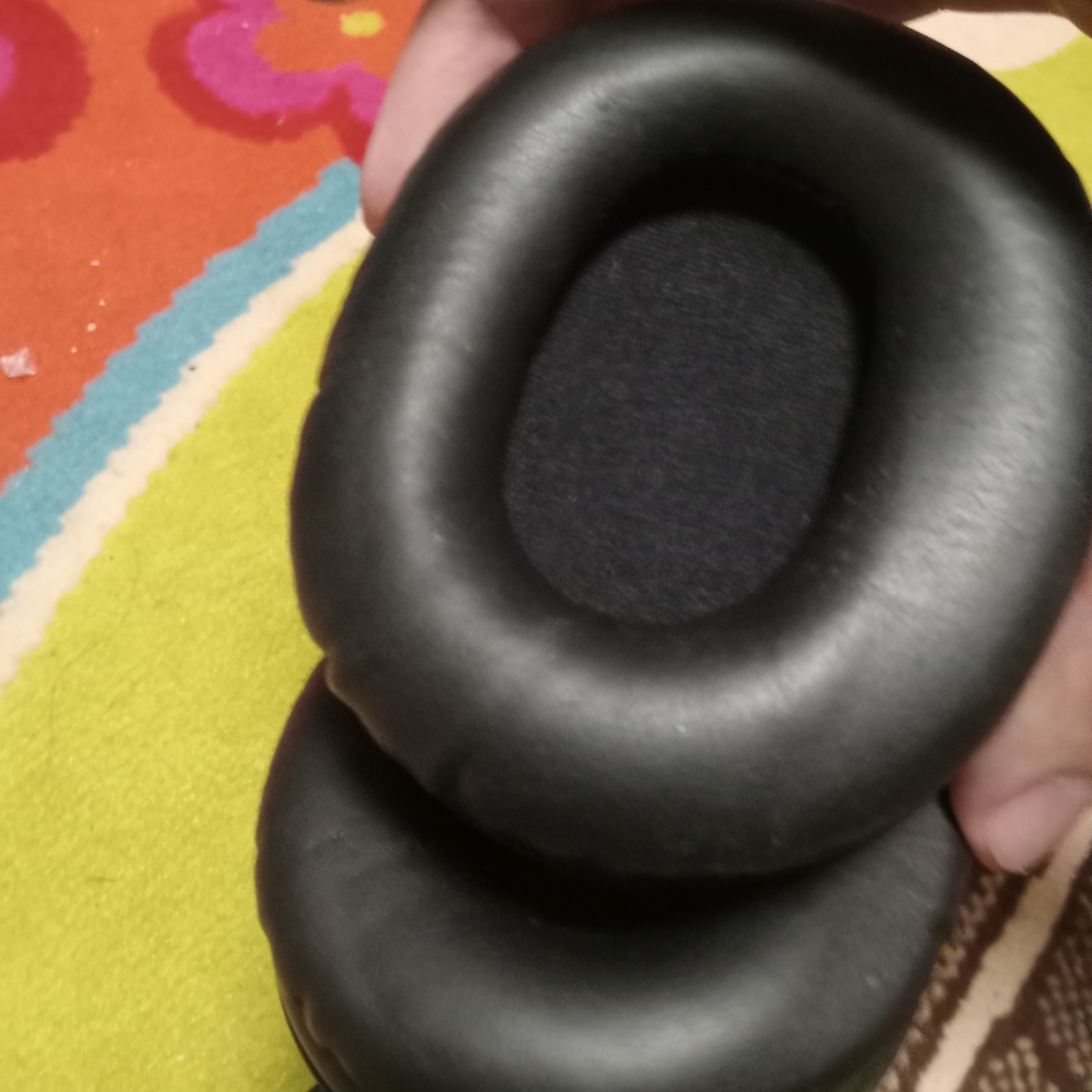 Microphone and Headphone Set - Picture 7 of 10
